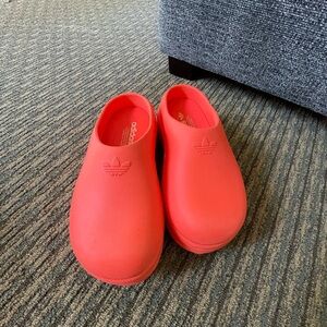 Adidas Red platform Stan mules